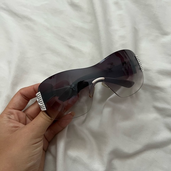 Sunglasses - Picture 1 of 5